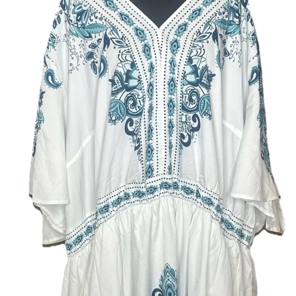 BloomChic White and Blue Floral Kaftan dress - Picture 2 of 6